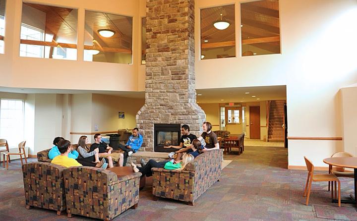 image of students in Ernsthausen lounge